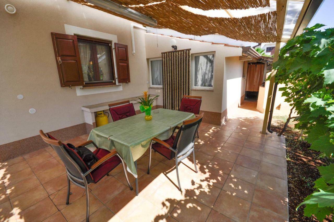 Nevija Appartement Novigrad Istria Buitenkant foto