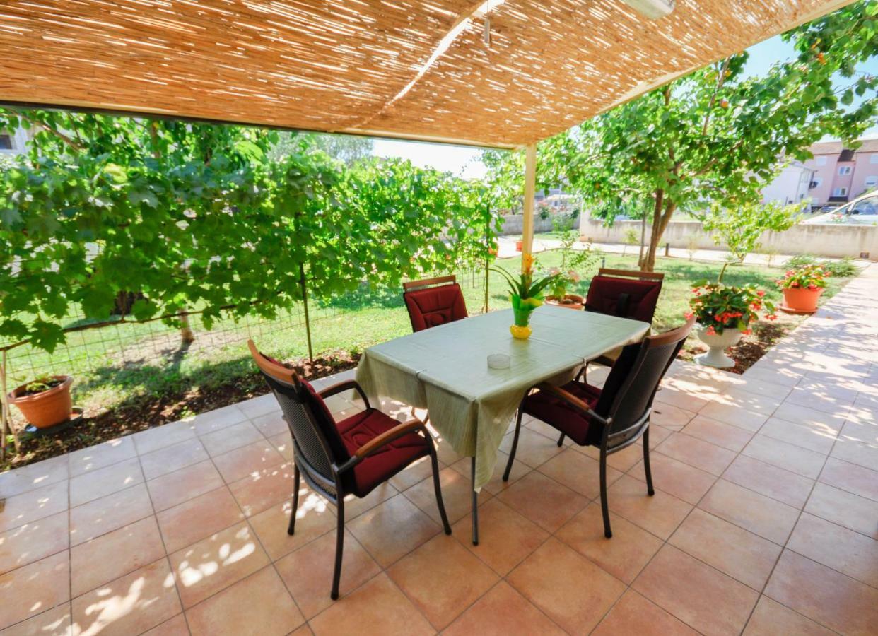 Nevija Appartement Novigrad Istria Buitenkant foto